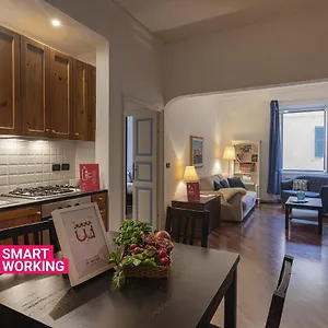 https://santa-chiara-apartment-by-wonderful-italy.hotelitalianriviera.com